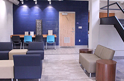 lockeroom seating area